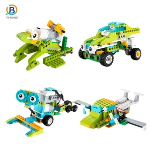Bulk Programmable Building Block Robot for the Wedo 2.0 Animals Course